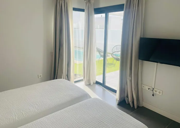 Neo - Private Pool - 8 Minutes Corralejo, Mini Gym!! Villa *